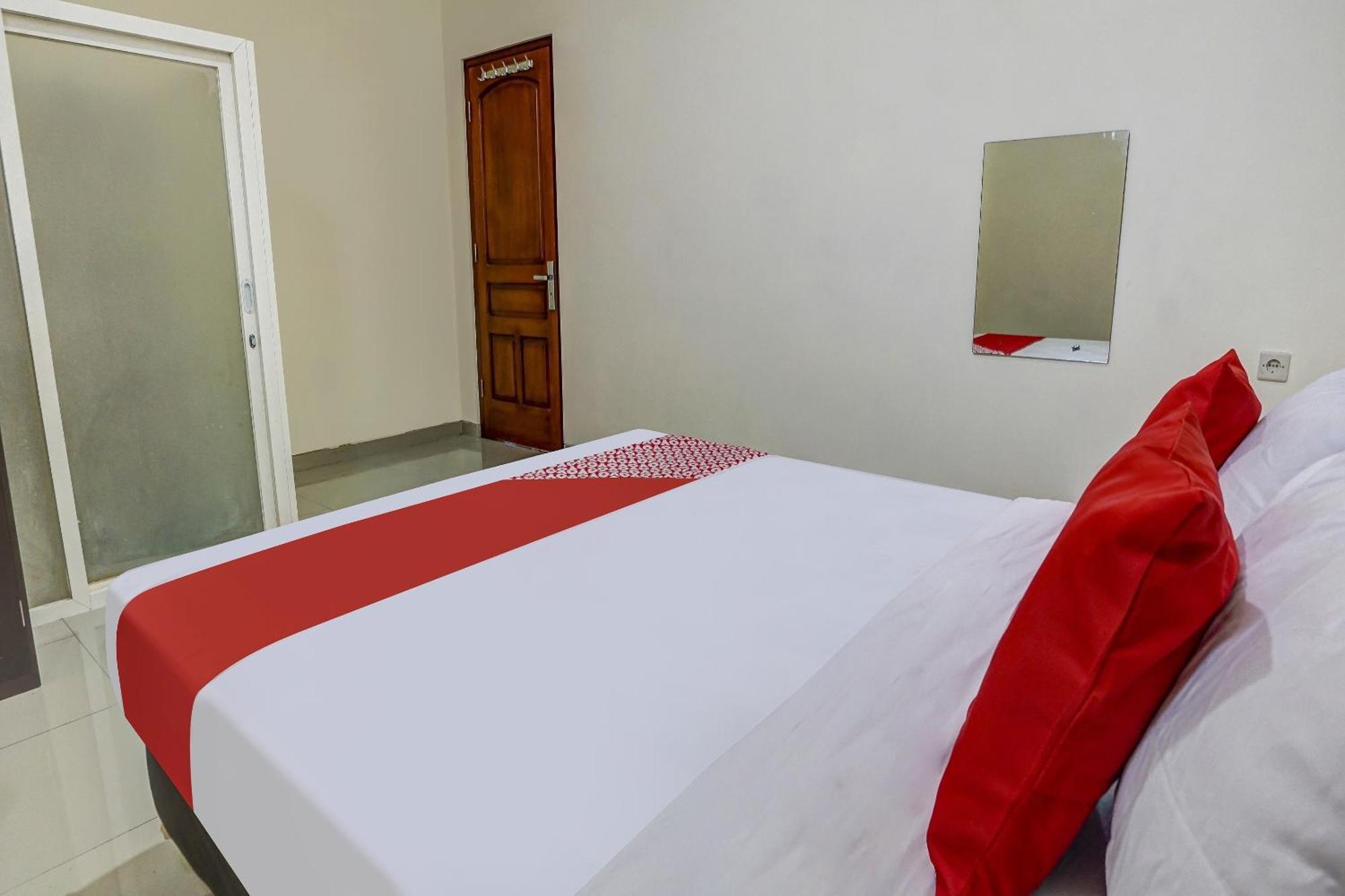 Oyo 91084 Oke Guest House Malang Ngoại thất bức ảnh